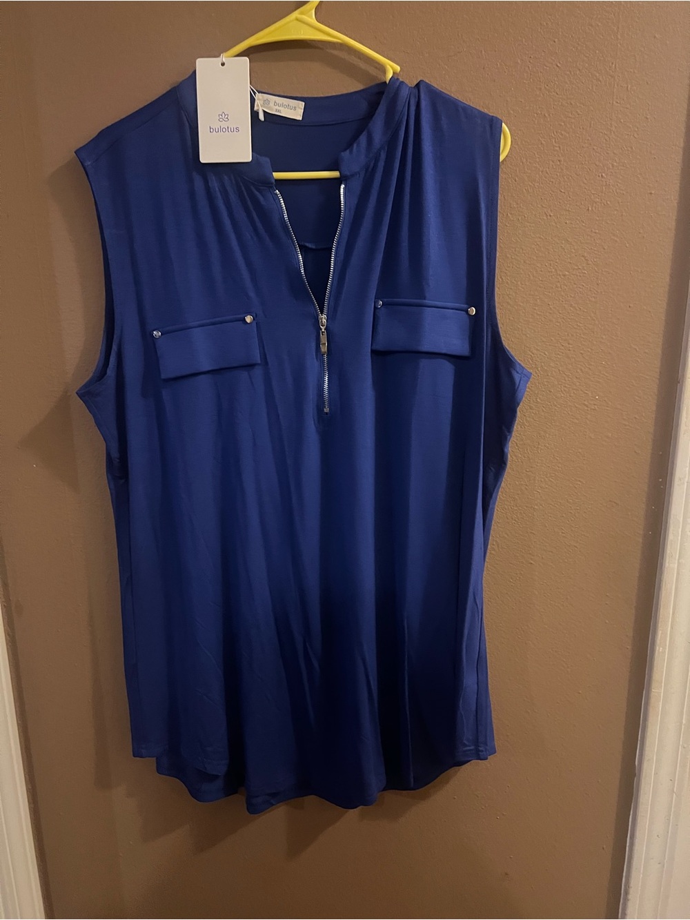 Amazon Essentials Royal Blue Sleeveless Zip-Front Tank with Chest Pockets